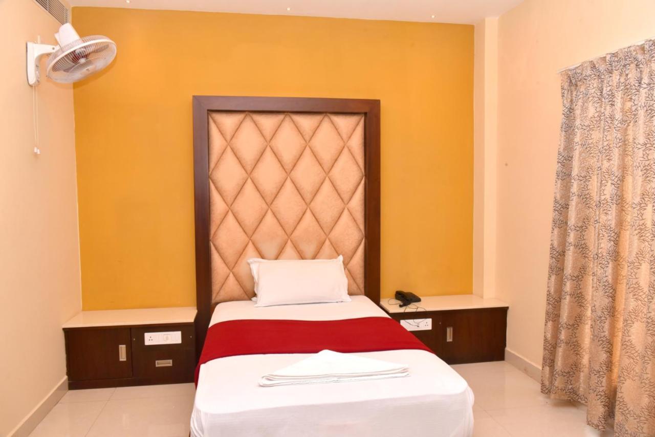 The Grand Park Hotel Chidambaram Exterior photo